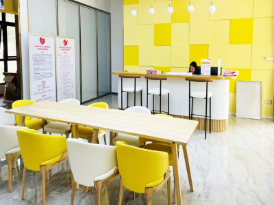 “快看，紅荔社區(qū)的“南粵家政”基層服務(wù)站”